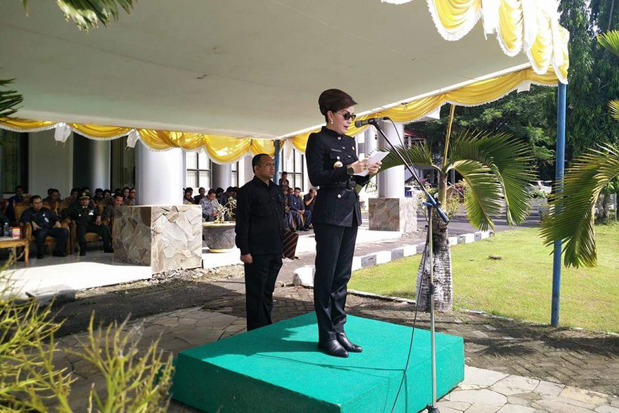 Tetty Ajak Bangun Pemuda Pemudi Minsel Dengan Pengetahuan